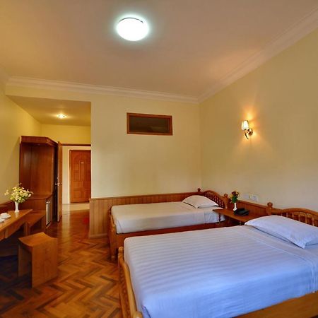 Win Unity Hotel Pyin Oo Lwin Esterno foto