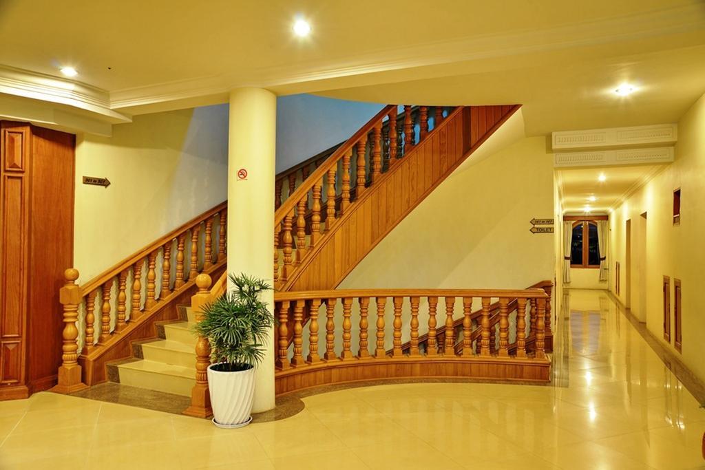 Win Unity Hotel Pyin Oo Lwin Esterno foto