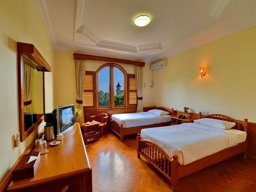 Win Unity Hotel Pyin Oo Lwin Esterno foto