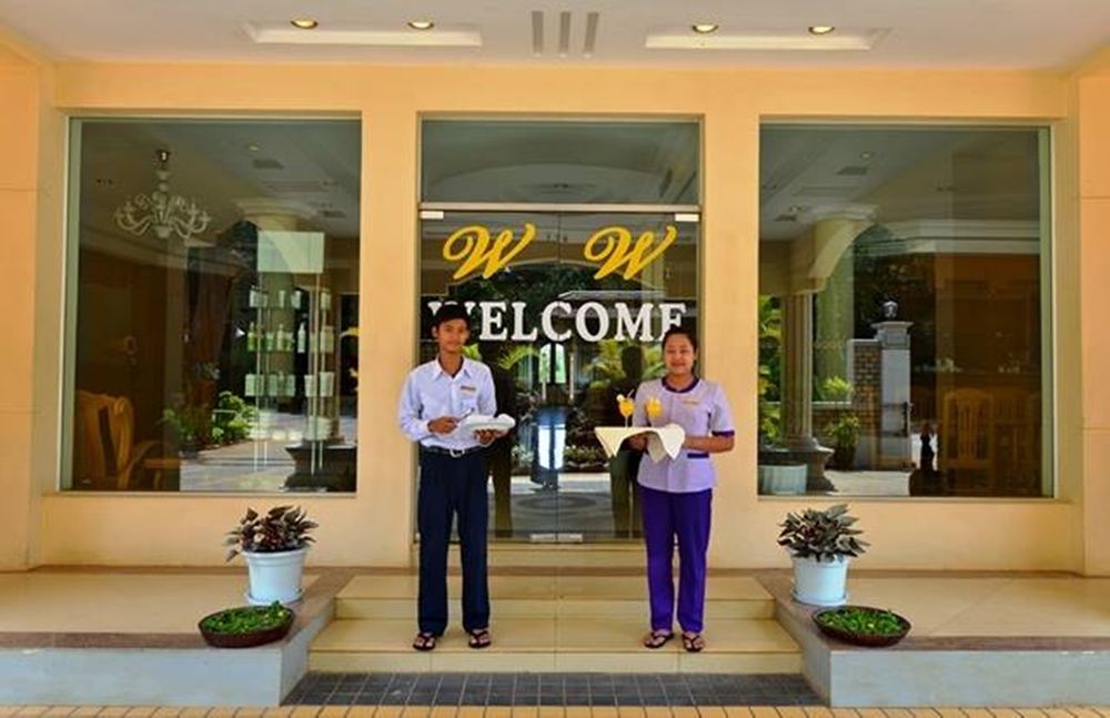 Win Unity Hotel Pyin Oo Lwin Esterno foto