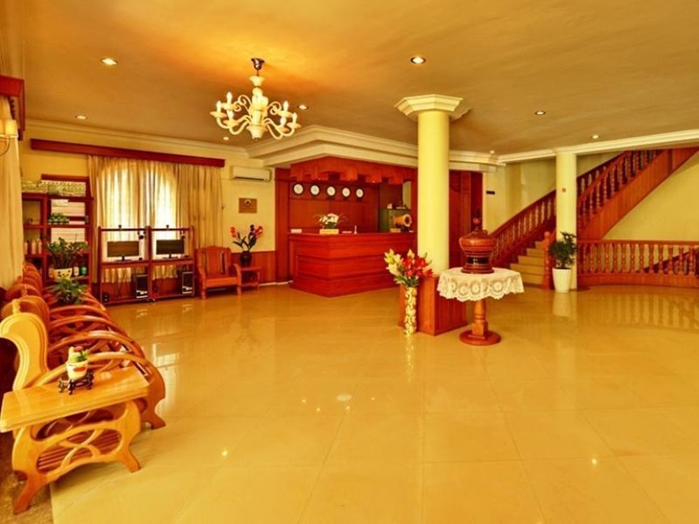 Win Unity Hotel Pyin Oo Lwin Esterno foto
