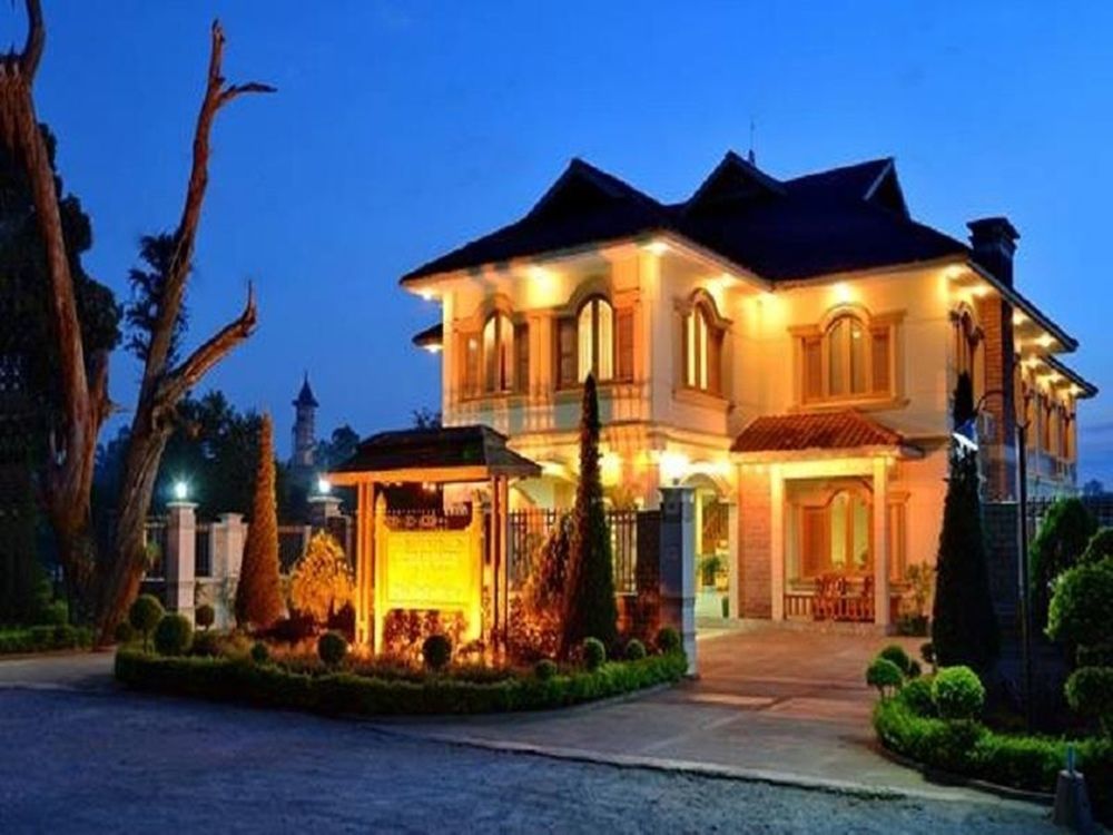 Win Unity Hotel Pyin Oo Lwin Esterno foto