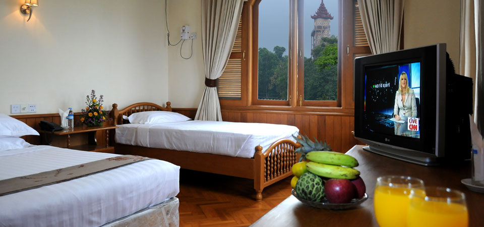 Win Unity Hotel Pyin Oo Lwin Esterno foto