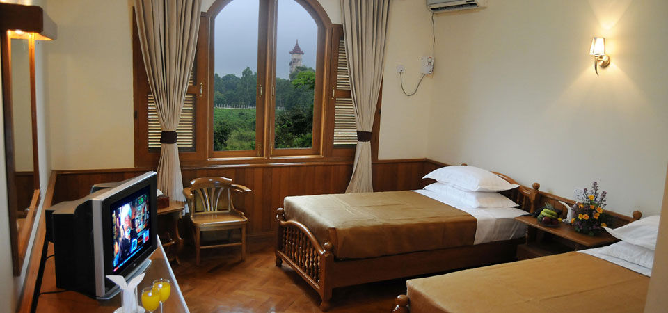 Win Unity Hotel Pyin Oo Lwin Esterno foto