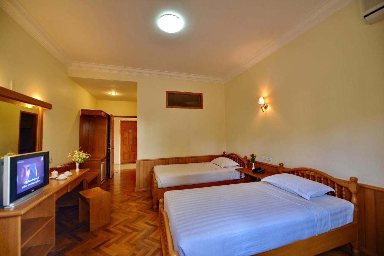 Win Unity Hotel Pyin Oo Lwin Esterno foto