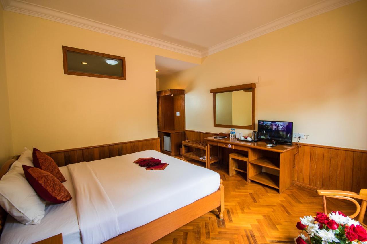 Win Unity Hotel Pyin Oo Lwin Esterno foto